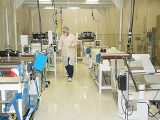 class 10,000 clean room for reducing contaminants 